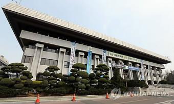 세무공무원 뇌물수수 혐의…경찰 인천시청 압수수색